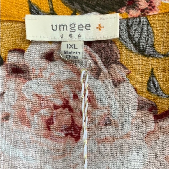 Umgee Plus Size Mustard Floral Bell Sleeve Tunic - Picture 2 of 5
